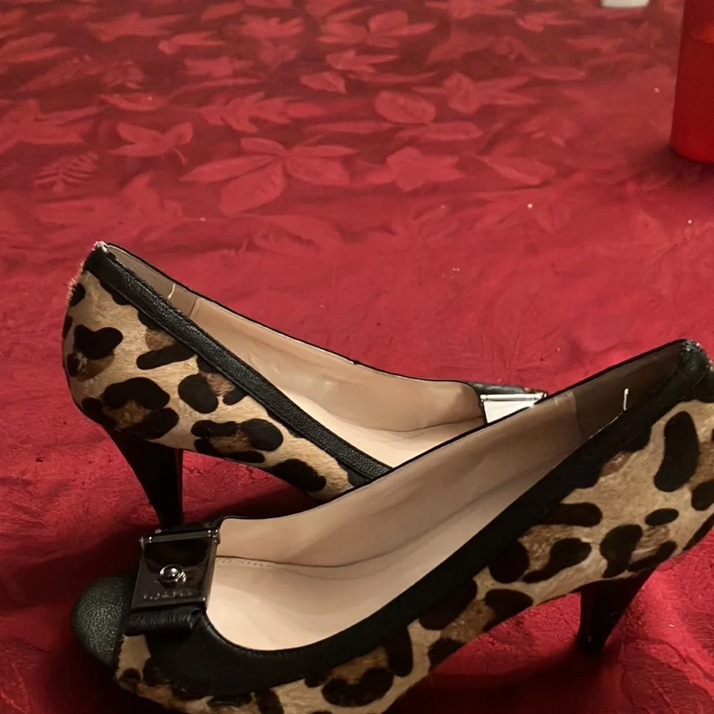 Calvin Klein leopard pony hair peep toe heels 2.5 inch size 6.5 shoes mob wife